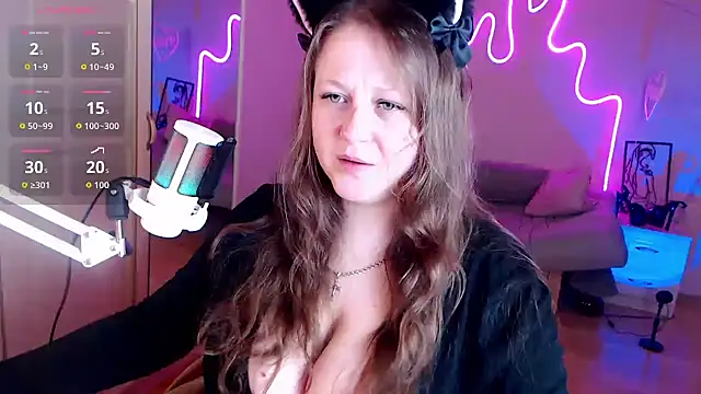 Snapshot of LizzyShine chatting on September 8, 3:00 pm LizzyShine online show from September 8, 3:00 pm