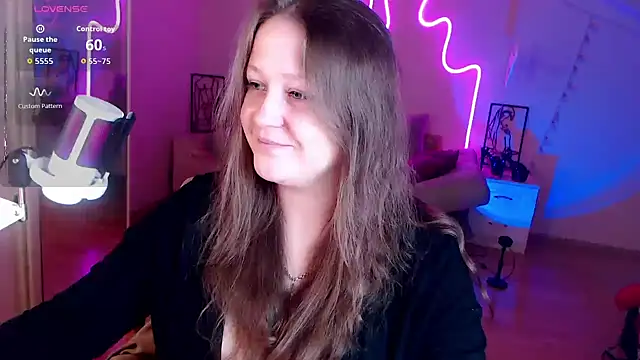 Snapshot of LizzyShine chatting on September 28, 3:17 pm LizzyShine online show from September 28, 3:17 pm