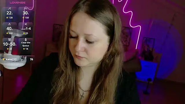 Snapshot of LizzyShine chatting on October 13, 1:55 pm LizzyShine online show from October 13, 1:55 pm