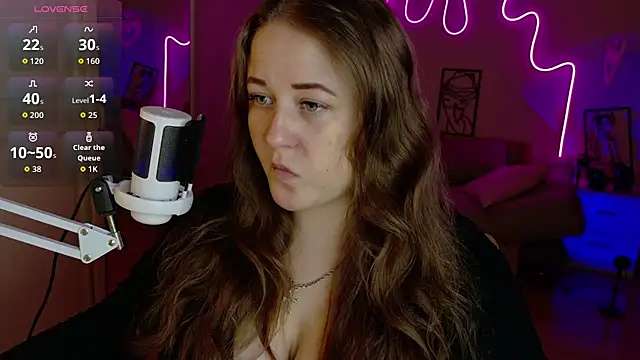 Snapshot of LizzyShine chatting on October 23, 6:39 pm LizzyShine online show from October 23, 6:39 pm