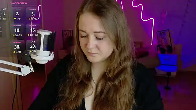 Snapshot of LizzyShine chatting on October 30, 8:09 pm LizzyShine online show from October 30, 8:09 pm