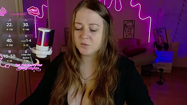 Snapshot of LizzyShine chatting on November 7, 4:51 pm LizzyShine online show from November 7, 4:51 pm