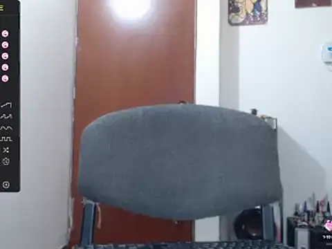 Snapshot of lorenitha_20 chatting on December 9, 10:20 pm lorenitha 20 online show from December 9, 10:20 pm