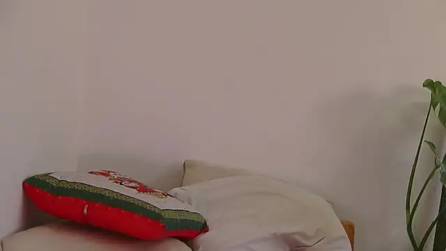 Miss oliviaa online show from December 11, 5:04 pm