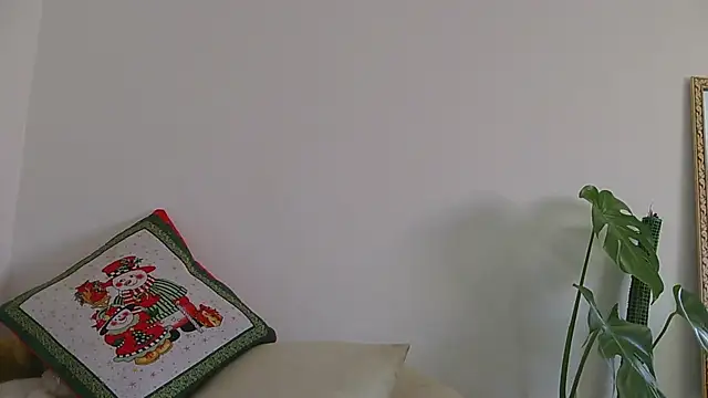 Miss oliviaa online show from December 14, 2:31 pm
