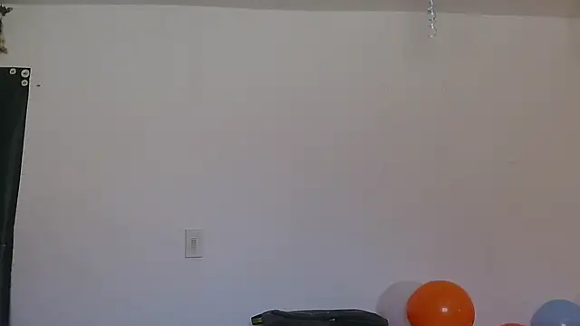 Miss oliviaa online show from December 22, 1:55 pm