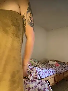 Miss oliviaa online show from February 2, 8:40 pm