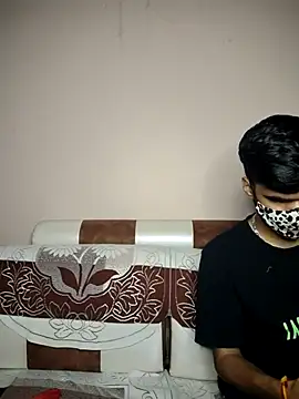 bigtitsqueen online show from March 27, 6:08 am