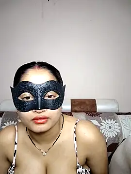 bigtitsqueen online show from April 4, 8:01 am
