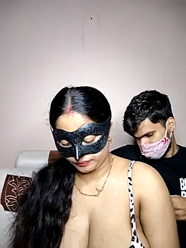 bigtitsqueen online show from April 9, 5:07 am