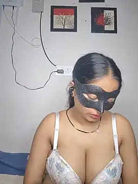 bigtitsqueen online show from May 22, 3:24 am