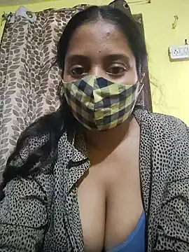 bigtitsqueen online show from June 2, 7:10 am