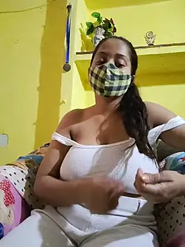 bigtitsqueen online show from June 5, 6:52 am
