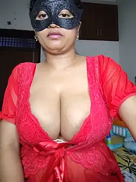 bigtitsqueen online show from July 2, 9:48 am