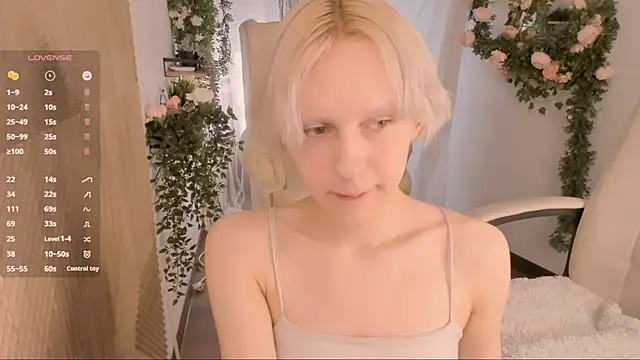 Snapshot of edward_holy chatting on November 8, 3:23 pm edward holy online show from November 8, 3:23 pm