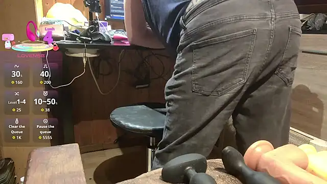 misteryman1956 online show from June 14, 5:31 am