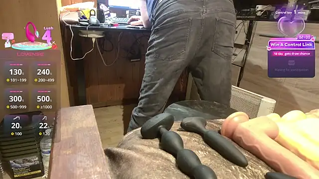 misteryman1956 online show from June 15, 5:42 am
