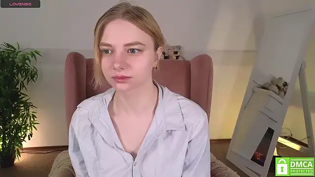 Snapshot of MirraBellanta chatting on April 16, 10:01 pm MirraBellanta online show from April 16, 10:01 pm