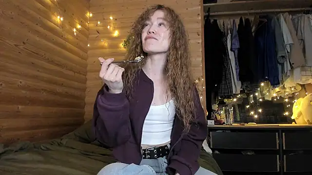 such juicee online show from February 3, 7:21 pm