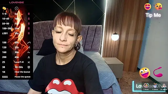 NatashaMason  online show from June 10, 7:35 pm