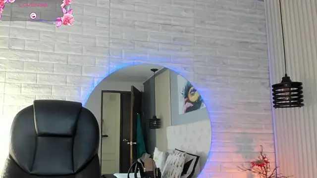 nicole  parker1 online show from January 13, 12:24 pm