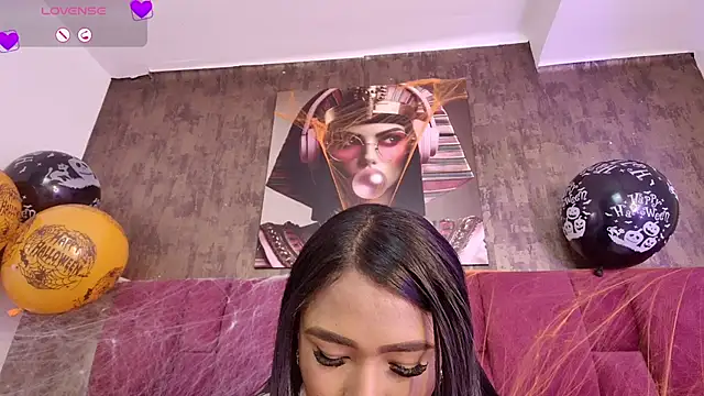 nicole  parker1 online show from October 30, 6:30 pm