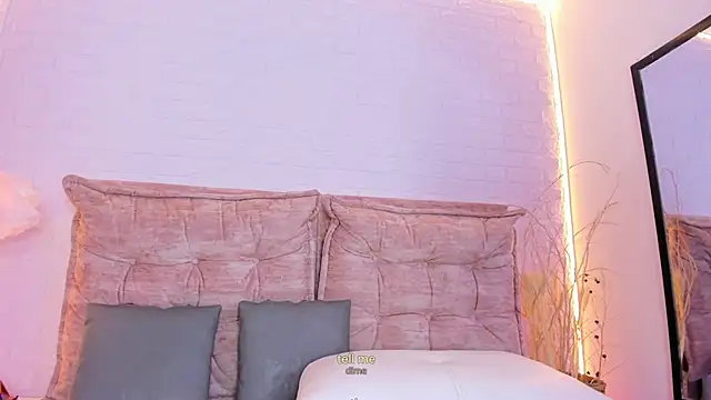 Snapshot of RenataJhonson_ chatting on June 10, 10:08 pm RenataJhonson online show from June 10, 10:08 pm