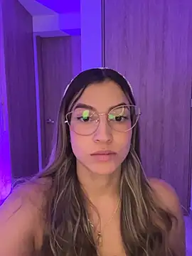 Snapshot of Issabela_G1 chatting on February 19, 2:07 am Issabela G1 online show from February 19, 2:07 am