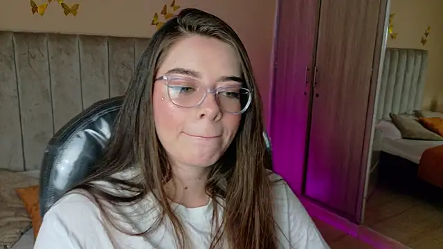 Charlotte Olsen  online show from June 13, 7:34 pm