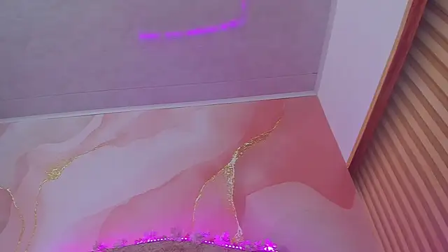 Snapshot of Bella__sweet chatting on December 2, 10:31 am Bella sweet online show from December 2, 10:31 am