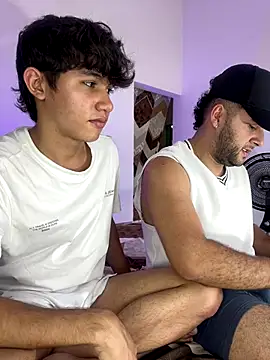 Snapshot of Valerio_22 chatting on December 13, 8:14 pm Valerio 22 online show from December 13, 8:14 pm