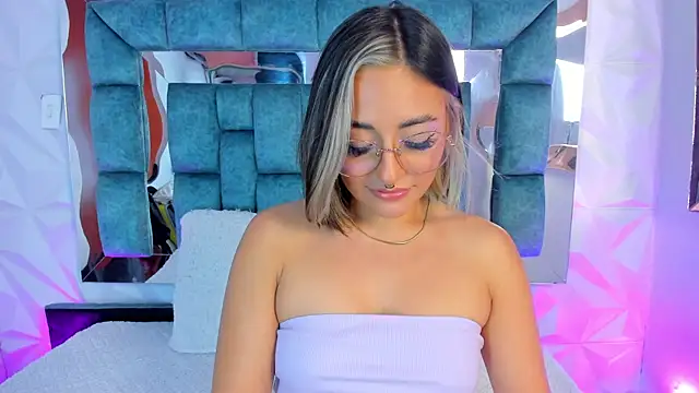 Nanda Vixen online show from January 25, 11:00 pm