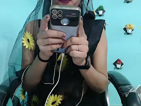 Snapshot of Yashi chatting on January 24, 2:08 pm Yashi online show from January 24, 2:08 pm