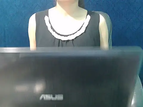 Snapshot of Yashi chatting on September 18, 6:32 pm Yashi online show from September 18, 6:32 pm