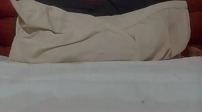 Ninalapiccolina online show from December 4, 6:06 pm