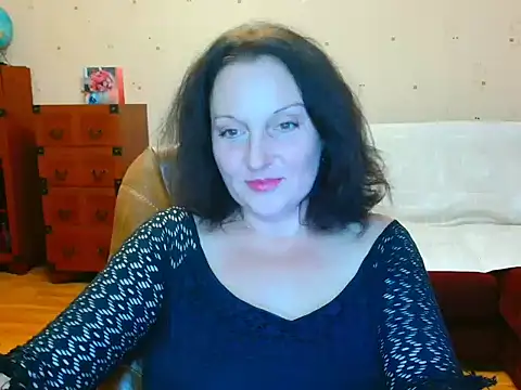 Alice3694 online show from December 12, 2:33 pm
