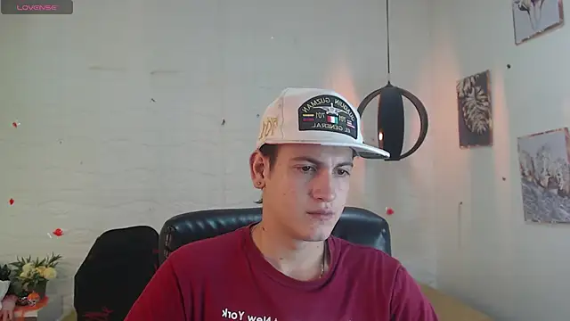 Snapshot of Cerokershelby chatting on December 15, 5:45 am Cerokershelby online show from December 15, 5:45 am