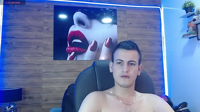 Snapshot of Cerokershelby chatting on January 13, 11:38 pm Cerokershelby online show from January 13, 11:38 pm