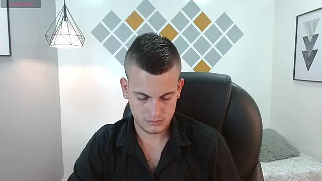 Snapshot of Cerokershelby chatting on February 6, 8:13 pm Cerokershelby online show from February 6, 8:13 pm