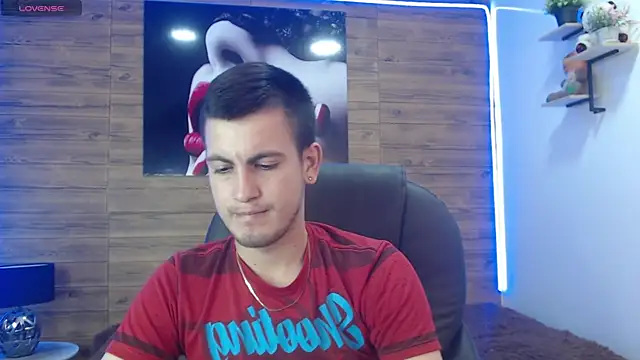 Snapshot of Cerokershelby chatting on March 11, 6:43 am Cerokershelby online show from March 11, 6:43 am