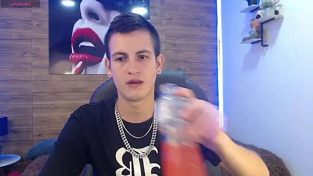 Snapshot of Cerokershelby chatting on March 16, 7:26 am Cerokershelby online show from March 16, 7:26 am