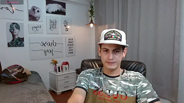 Snapshot of Cerokershelby chatting on October 7, 7:44 pm Cerokershelby online show from October 7, 7:44 pm