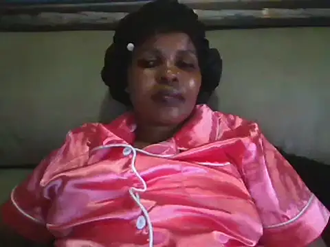 Honeybae82x online show from December 21, 8:32 pm