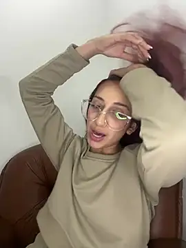 julialupato1606 online show from February 18, 10:03 pm