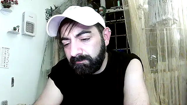 Snapshot of lextalon chatting on February 23, 2:40 am lextalon online show from February 23, 2:40 am