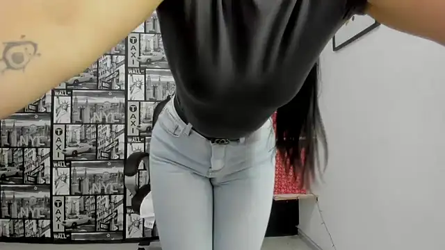 Snapshot of ChloeTurner_ chatting on December 27, 12:56 pm ChloeTurner online show from December 27, 12:56 pm