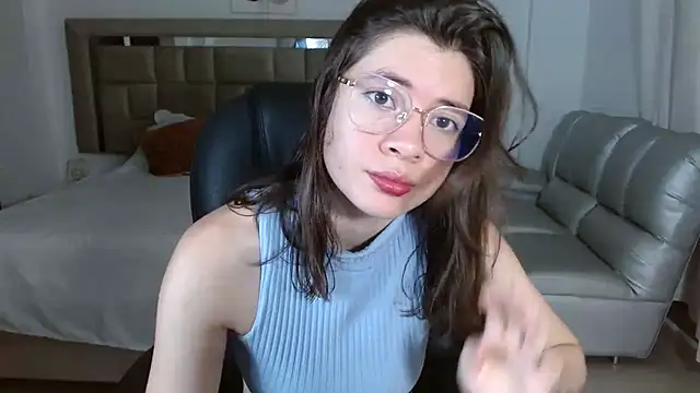 zoecruzz online show from December 20, 3:19 pm