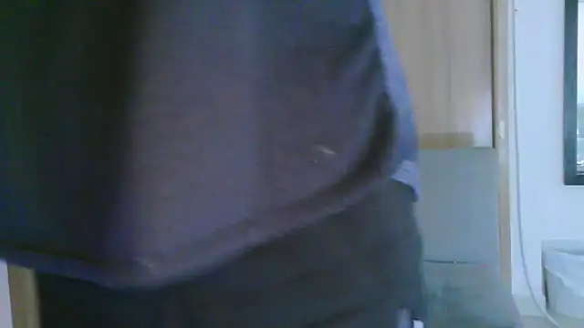 Snapshot of Aaron_kwok28 chatting on February 17, 10:05 pm Aaron kwok28 online show from February 17, 10:05 pm