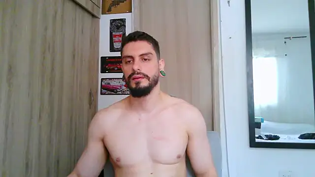 Snapshot of Aaron_kwok28 chatting on February 22, 7:56 pm Aaron kwok28 online show from February 22, 7:56 pm