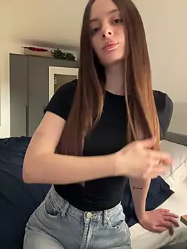 Snapshot of emmsee chatting on February 1, 7:23 pm emmsee online show from February 1, 7:23 pm